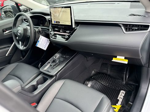 Used 2026 Toyota Corolla Cross XLE w/ Convenience Package image 18