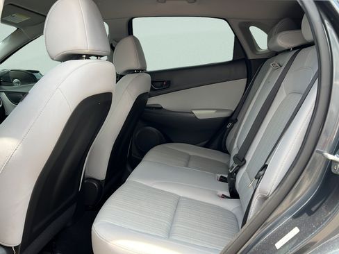 Certified 2022 Hyundai Kona SEL FWD image 10