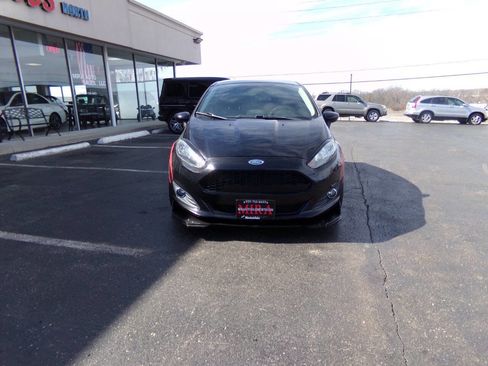 Used 2019 Ford Fiesta SE w/ Equipment Group 201A image 3