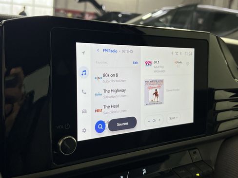 Used 2025 Toyota Camry SE image 18