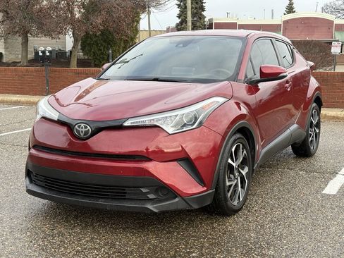 Used 2019 Toyota C-HR XLE image 4