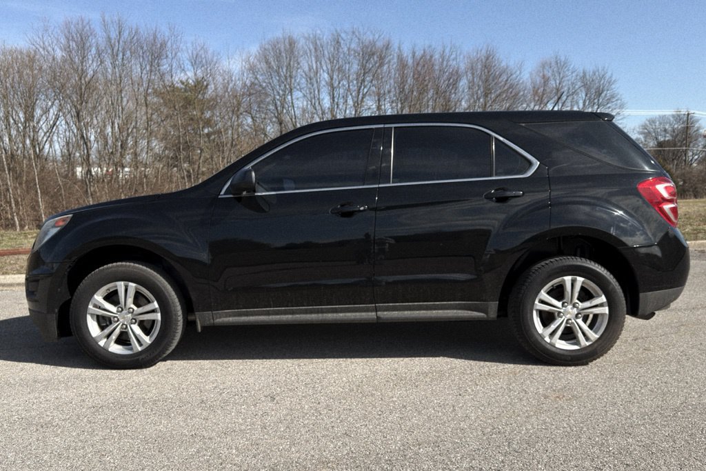 Used 2017 Chevrolet Equinox LS FWD image 35