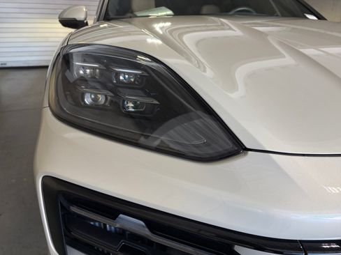 Certified 2024 Porsche Cayenne S AWD/4WD image 14