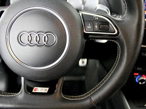 Used 2015 Audi SQ5 Prestige w/ Prestige Package image 28