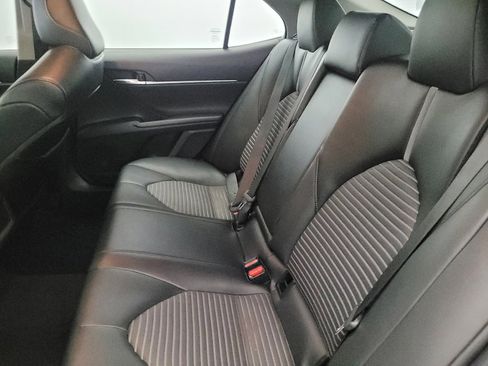 Used 2021 Toyota Camry SE FWD image 18