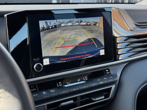 Certified 2025 Toyota Camry SE FWD image 31