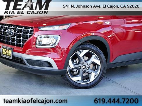 Used 2022 Hyundai Venue SEL w/ Cargo Package FWD image 3