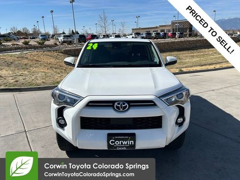 Used 2024 Toyota 4Runner SR5 AWD/4WD image 2