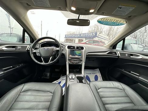 Used 2018 Ford Fusion SE w/ Fusion SE Technology Package image 13