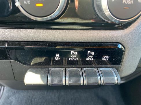 Certified 2025 RAM 1500 Big Horn AWD/4WD image 13