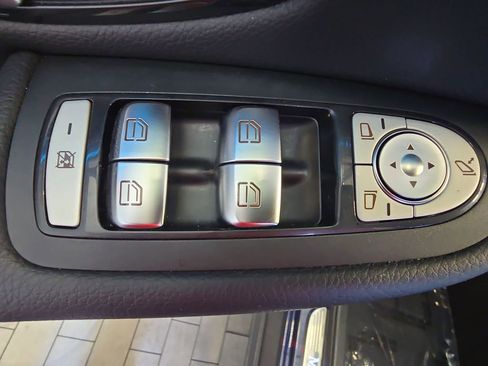 Certified 2019 Mercedes-Benz GLC 300 image 31