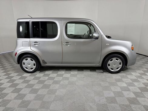 Used 2010 Nissan Cube 1.8 S w/ Interior Designer Pkg image 6