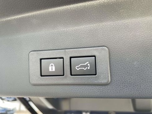 Certified 2025 Subaru Ascent Bronze Edition w/ Onyx Package image 11