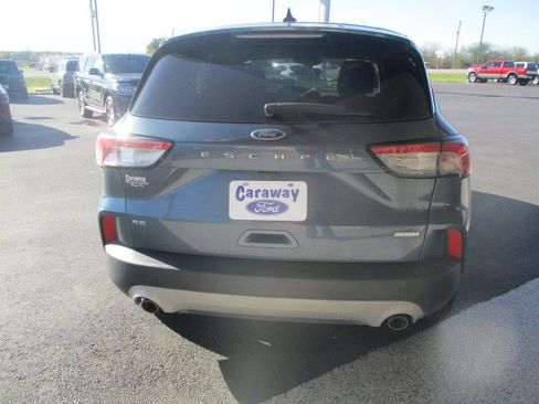 Used 2020 Ford Escape SE image 7