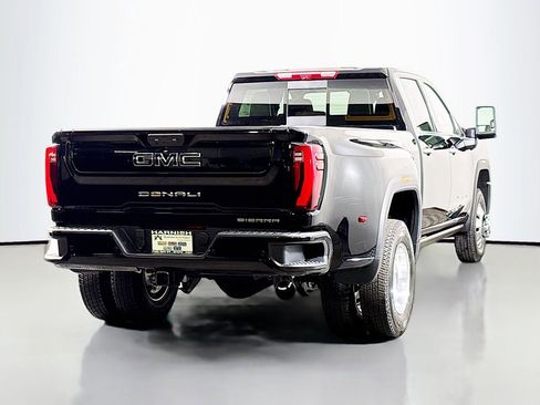 Used 2026 GMC Sierra 3500 Denali Ultimate image 8