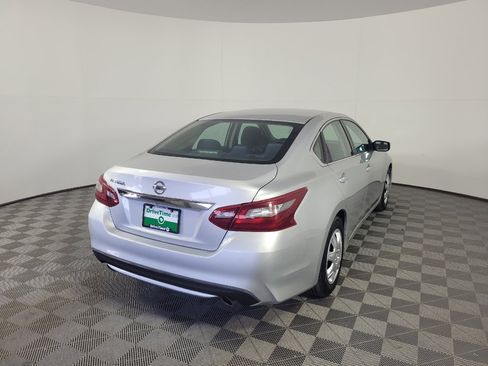Used 2018 Nissan Altima 2.5 S w/ S Convenience Package FWD image 9