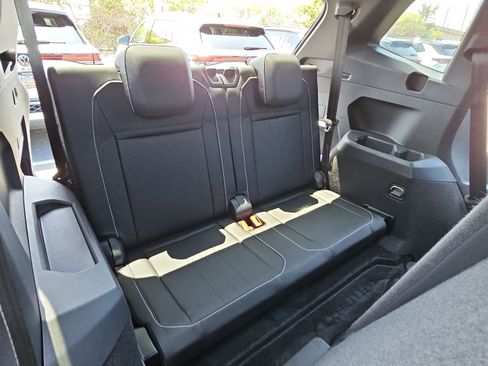 Certified 2023 Volkswagen Tiguan SE R-Line FWD image 12