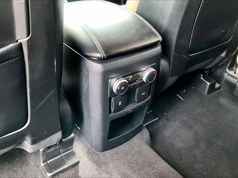 Certified 2020 Ford Explorer XLT w/ Equipment Group 202A image 11