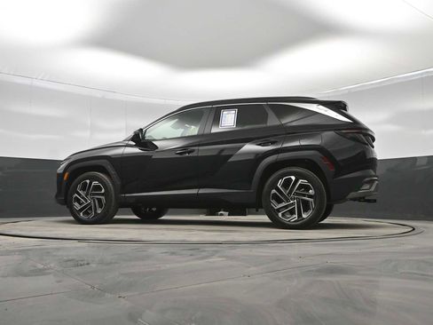 Certified 2025 Hyundai Tucson Limited AWD/4WD image 36