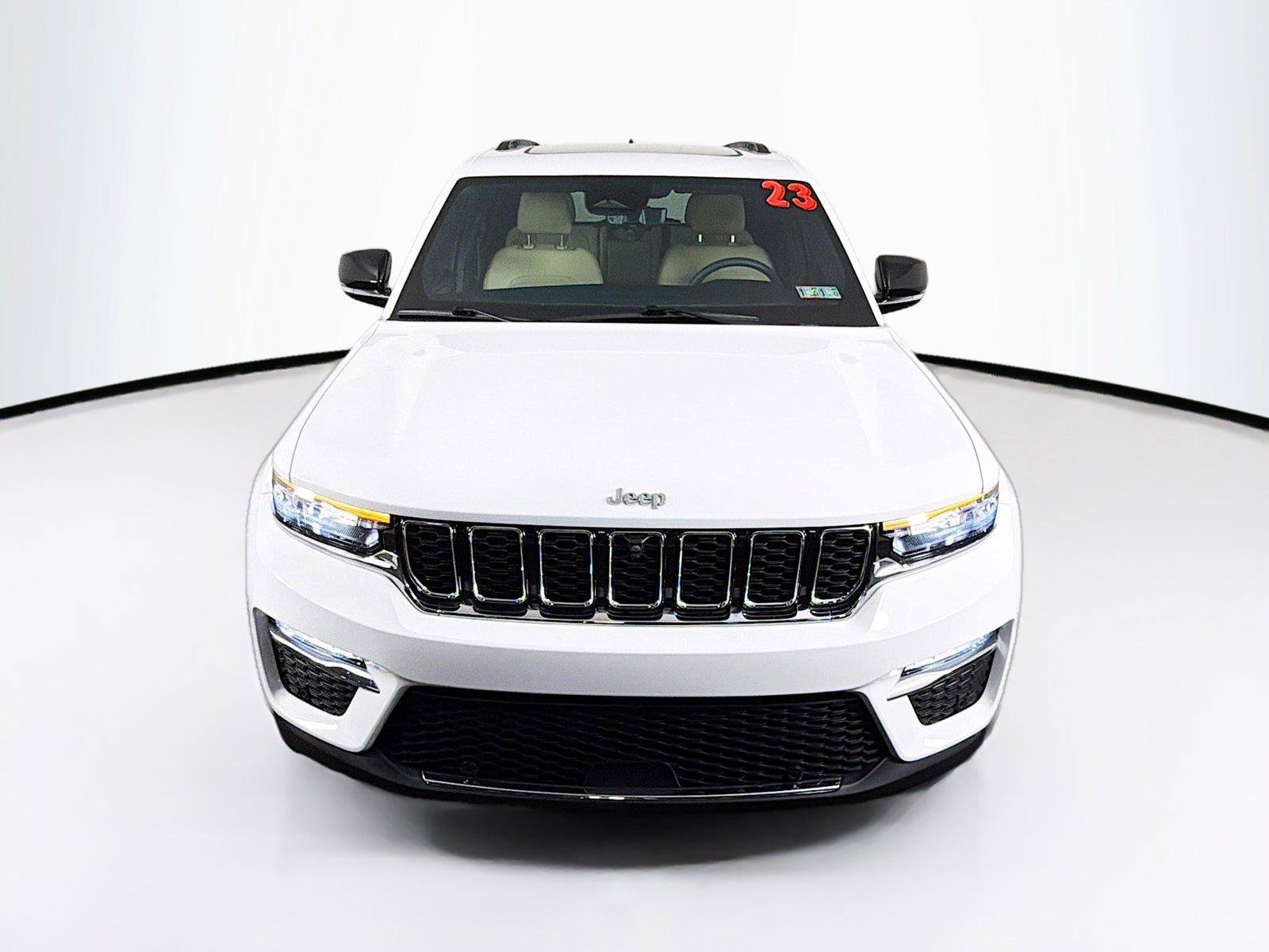 Used 2023 Jeep Grand Cherokee Limited w/ Luxury Tech Group II AWD/4WD image 13