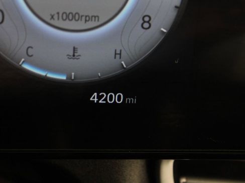 Certified 2025 Hyundai Elantra SEL image 28