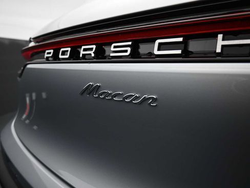 New 2026 Porsche Macan image 29