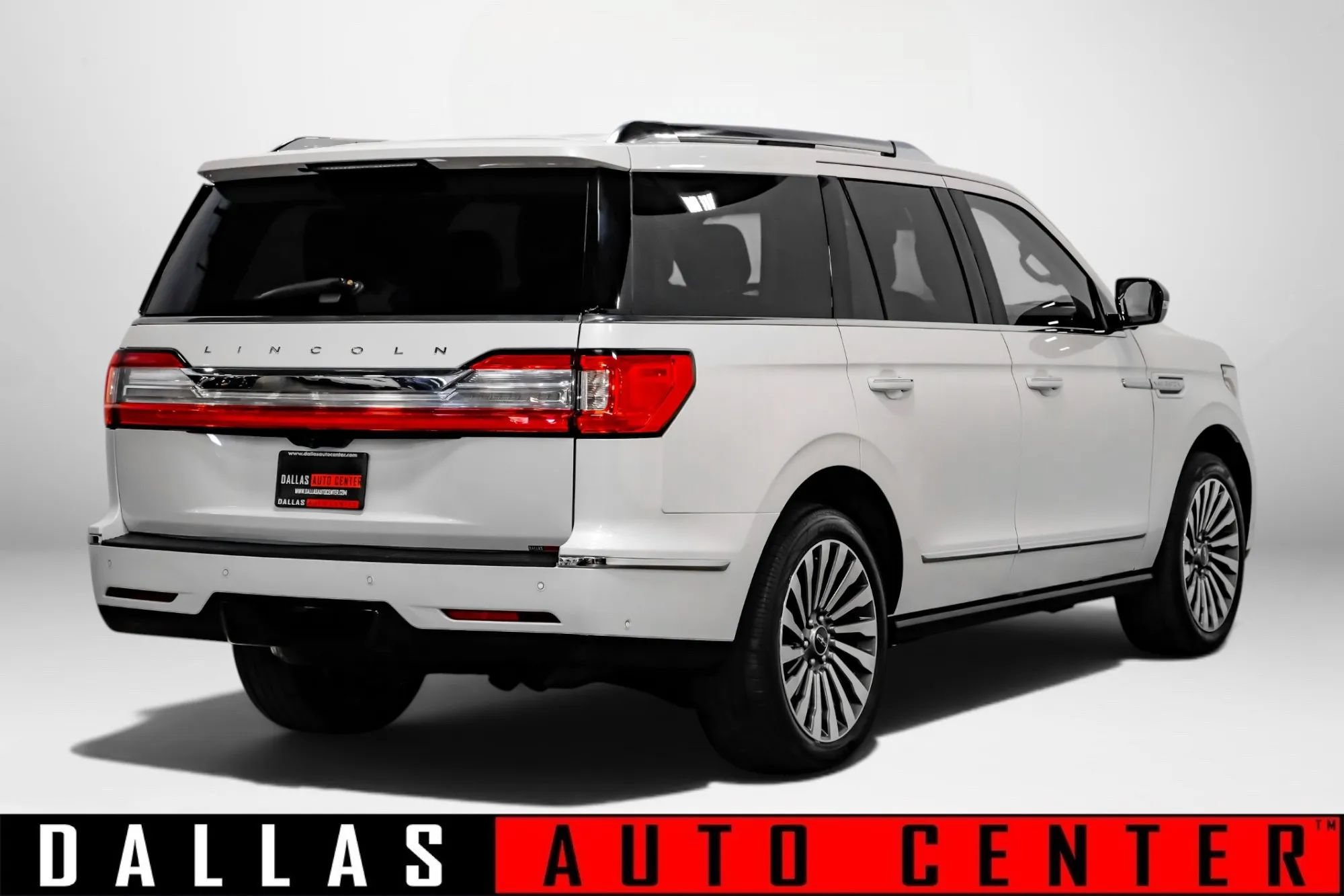 Used 2020 Lincoln Navigator Reserve w/ Luxury Package AWD/4WD image 5