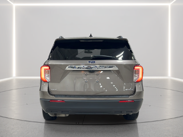 Used 2021 Ford Explorer XLT AWD/4WD image 4