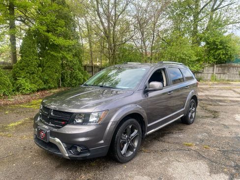 Used 2018 Dodge Journey Crossroad AWD/4WD image 1