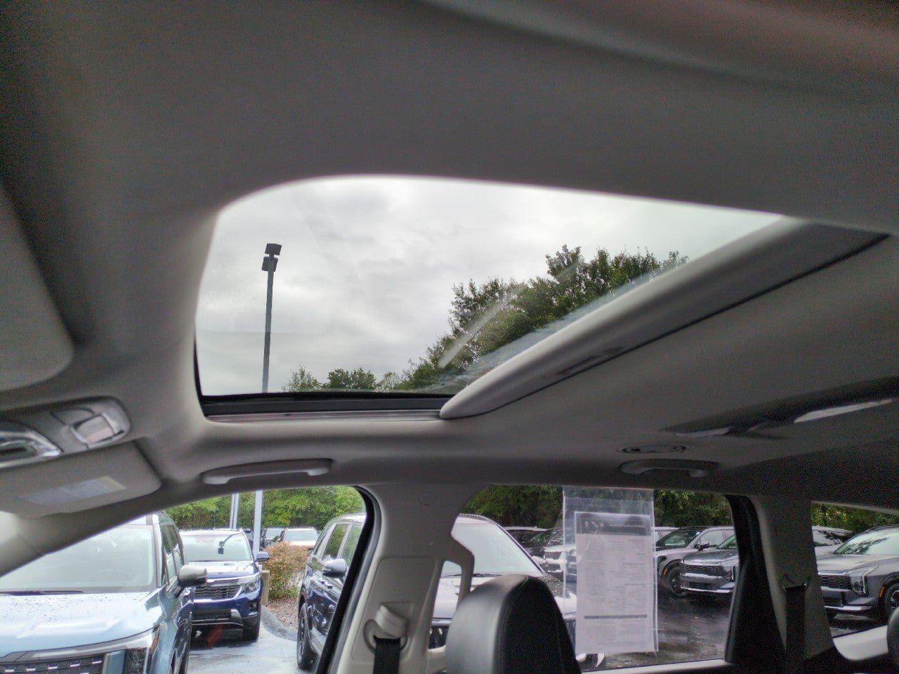 Certified 2024 Kia Telluride S w/ S Sunroof Package FWD image 24