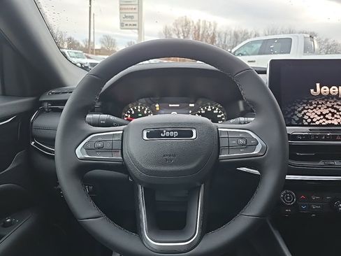 New 2026 Jeep Compass Latitude image 37