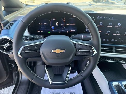 New 2025 Chevrolet Equinox EV LT w/ Convenience Package II image 12