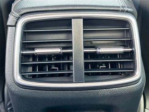 Used 2025 Genesis G70 2.5T RWD image 25