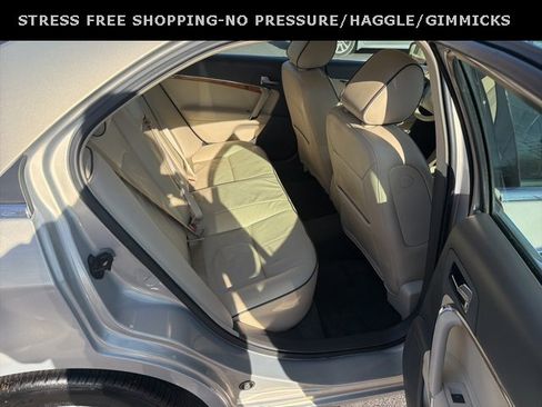 Used 2010 Lincoln MKZ image 31