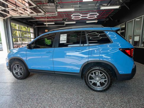Used 2024 Honda Passport TrailSport image 2