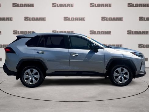 Used 2023 Toyota RAV4 LE AWD/4WD image 6