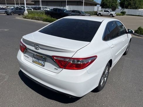 Used 2016 Toyota Camry SE FWD image 5