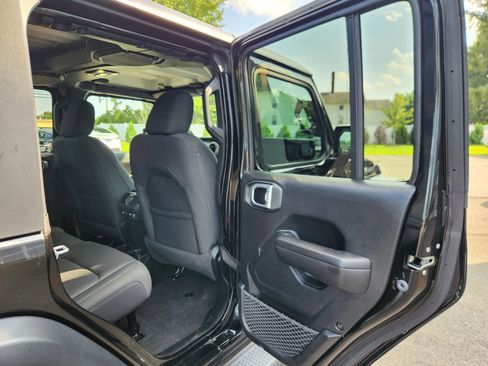 Used 2021 Jeep Wrangler Unlimited Sport image 44