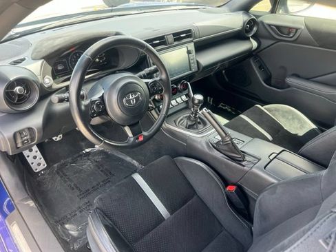 Used 2025 Toyota GR86 Premium w/ Performance Package RWD image 12