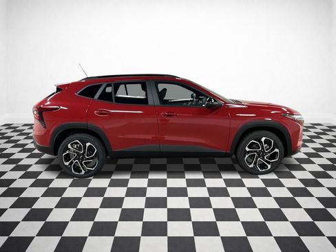 New 2026 Chevrolet Trax RS w/ Sunroof Package image 2