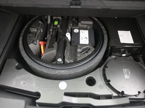 Used 2019 Audi Q8 Premium Plus w/ Premium Plus image 25