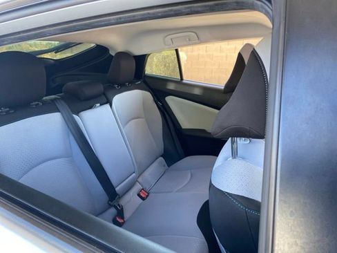 Used 2022 Toyota Prius LE FWD image 6