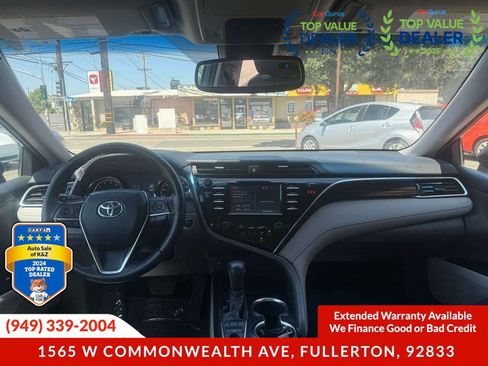 Used 2018 Toyota Camry XLE FWD image 6