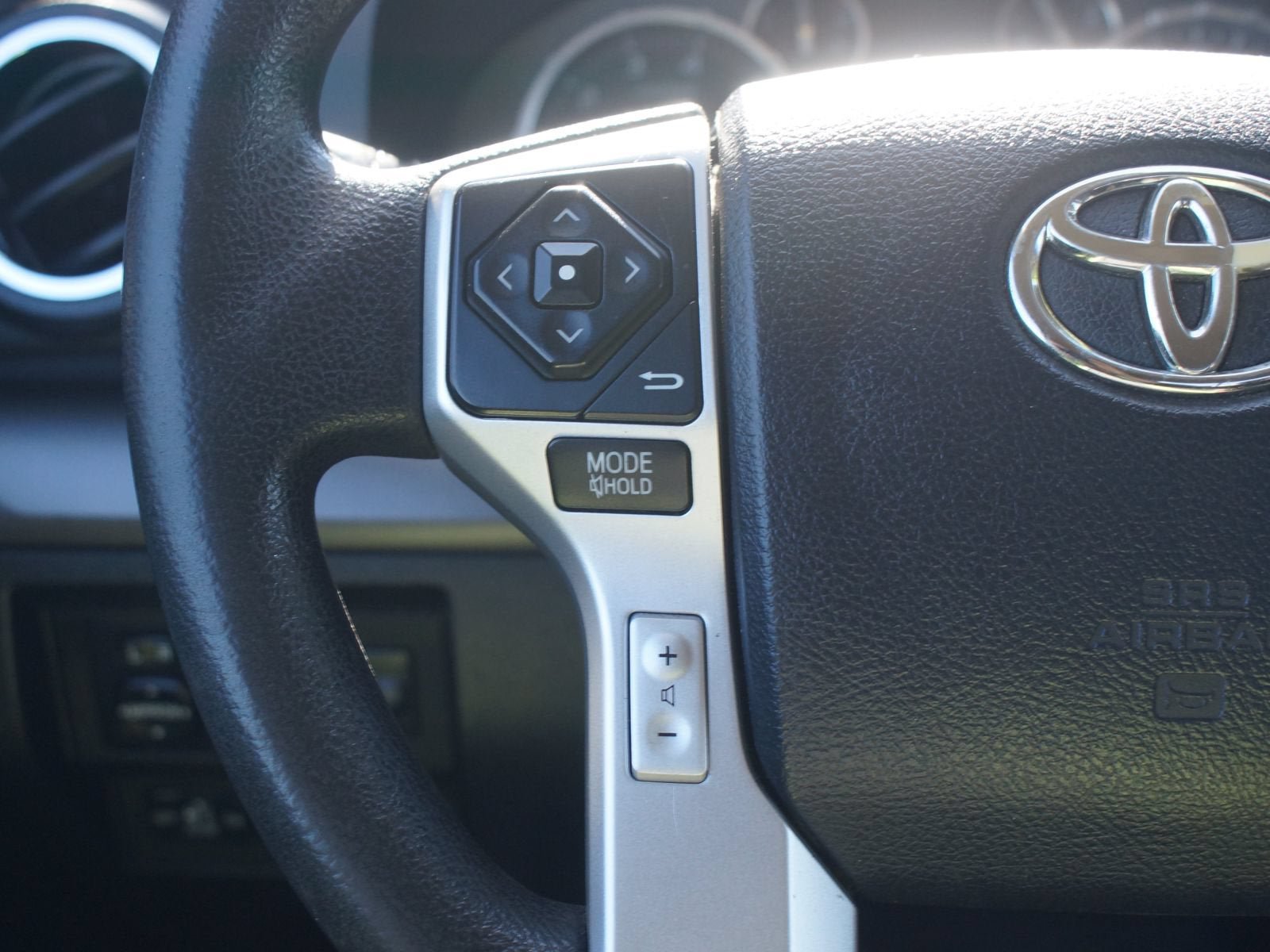 Used 2014 Toyota Tundra SR5 w/ SR5 Upgrade Package RWD image 8