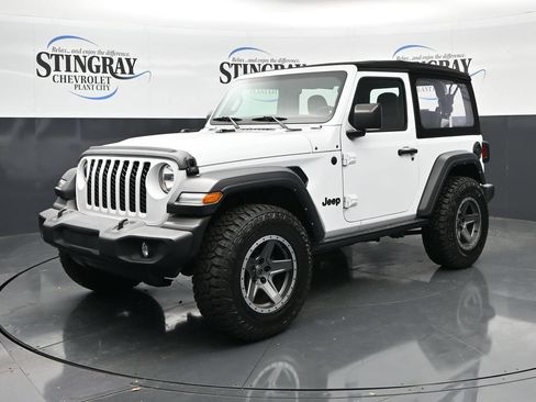 Used 2024 Jeep Wrangler Sport AWD/4WD image 3