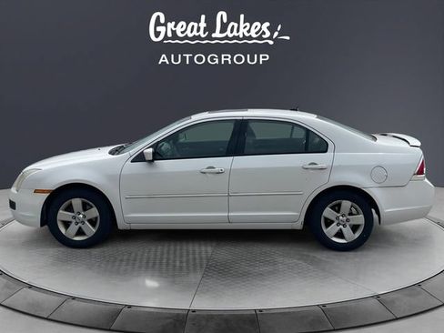 Used 2009 Ford Fusion SE FWD image 2