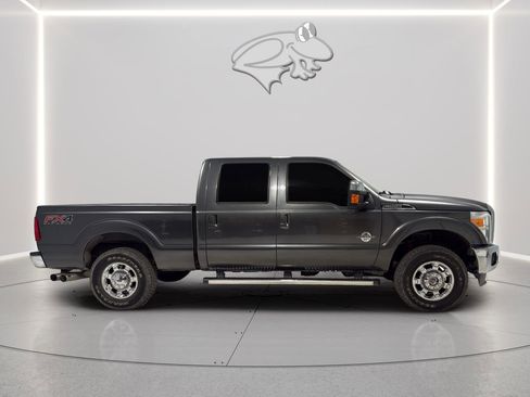 Used 2016 Ford F250 Lariat w/ Chrome Package image 6