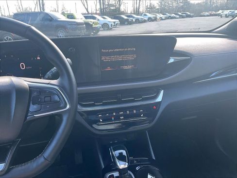 Used 2024 Buick Envista Avenir image 18