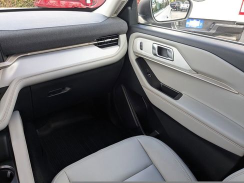 New 2026 Ford Explorer Active w/ Active Comfort Package image 18