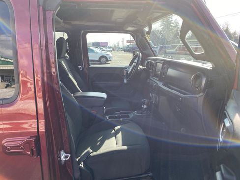 Used 2022 Jeep Wrangler Unlimited Sport image 36